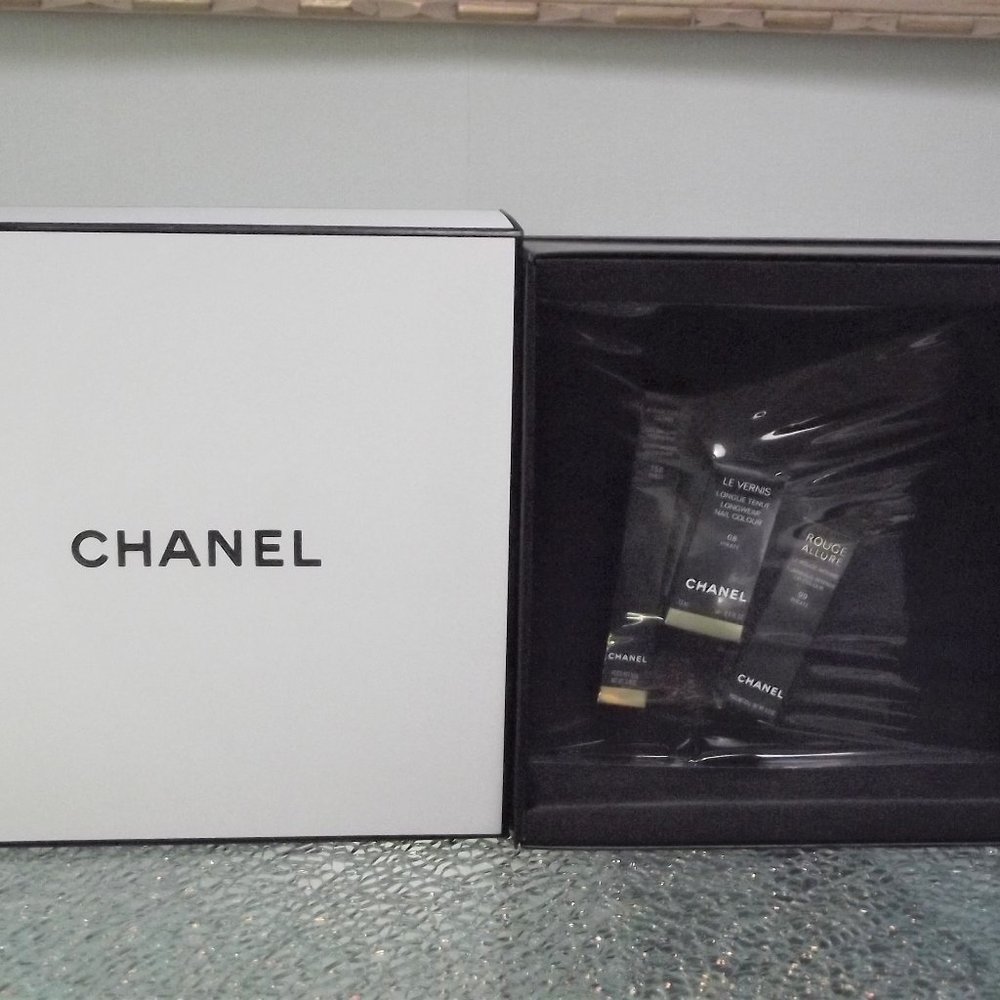3pc CHANEL COSMETIC SET IN BOX
